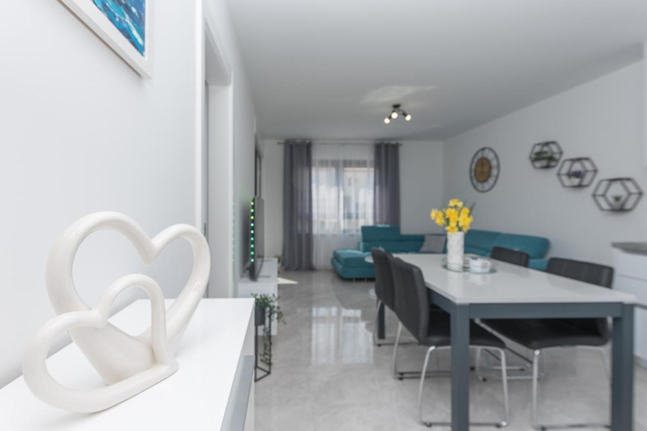 Apartment Ema Макарска Екстериор снимка
