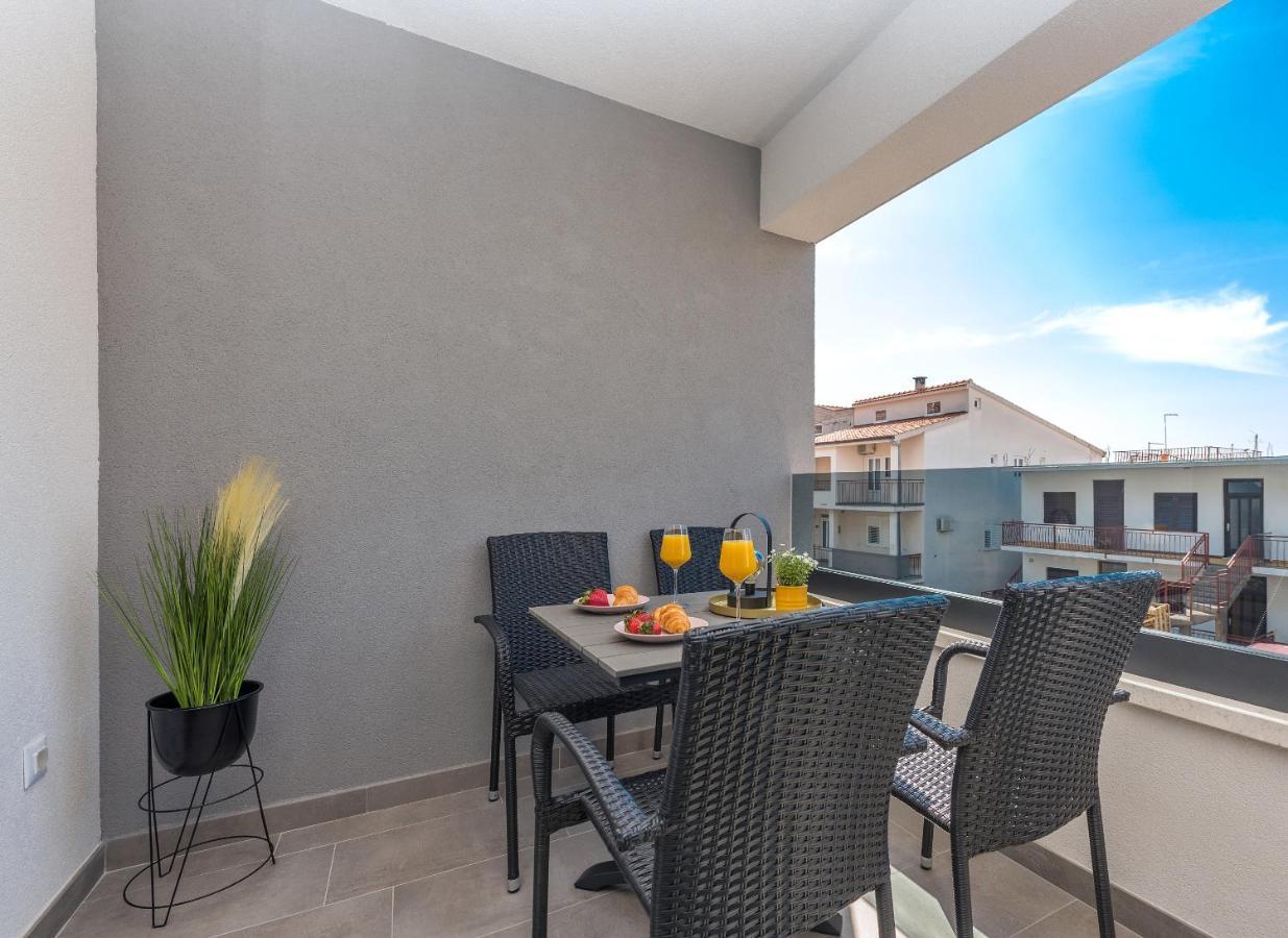 Apartment Ema Макарска Екстериор снимка