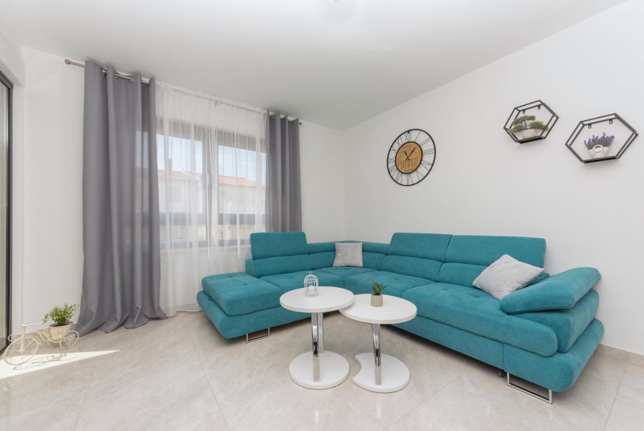 Apartment Ema Макарска Екстериор снимка