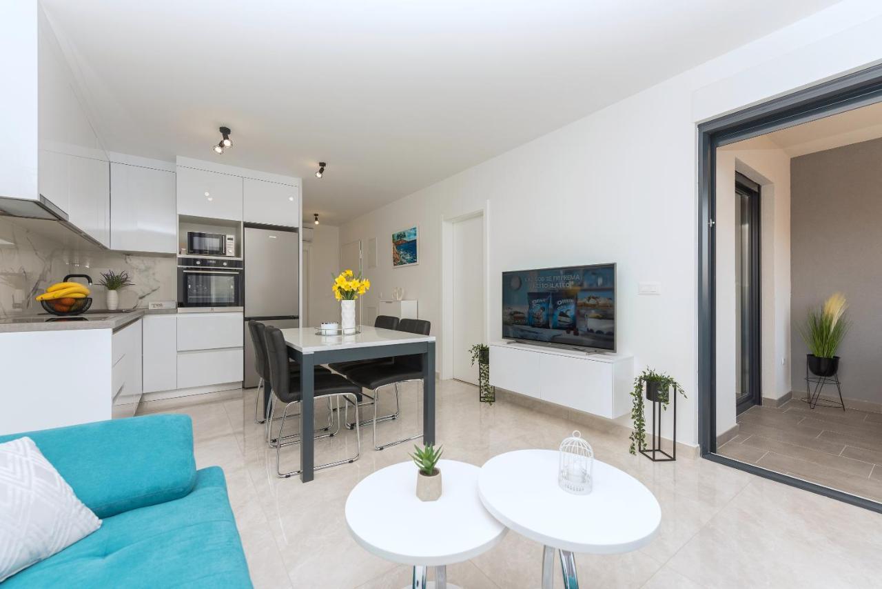 Apartment Ema Макарска Екстериор снимка