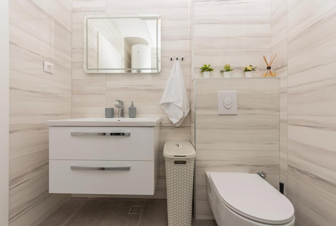 Apartment Ema Макарска Екстериор снимка