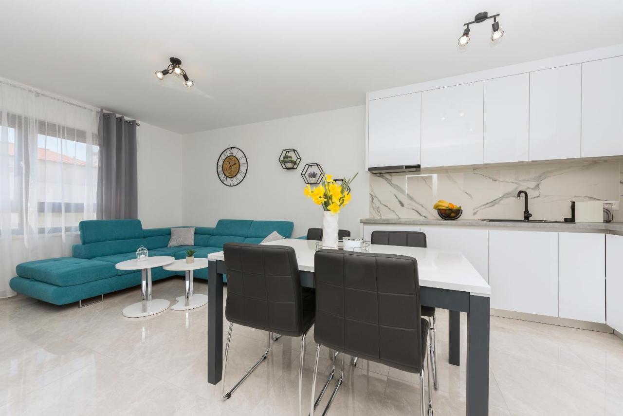Apartment Ema Макарска Екстериор снимка