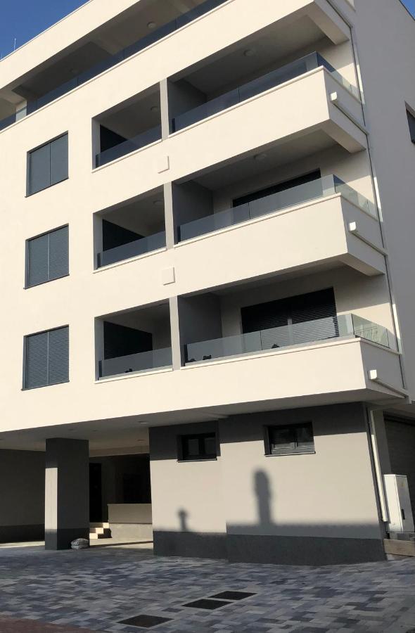 Apartment Ema Макарска Екстериор снимка